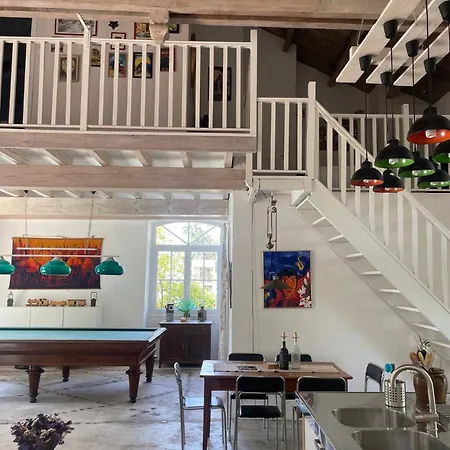 Chic Trainstation Holiday home Pomas