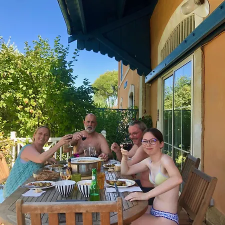 Chic Trainstation * Pomas