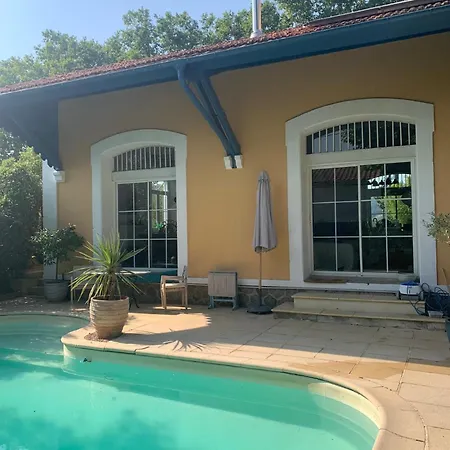 Chic Trainstation * Pomas