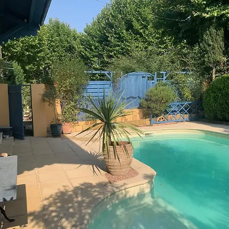 Chic Trainstation * Pomas