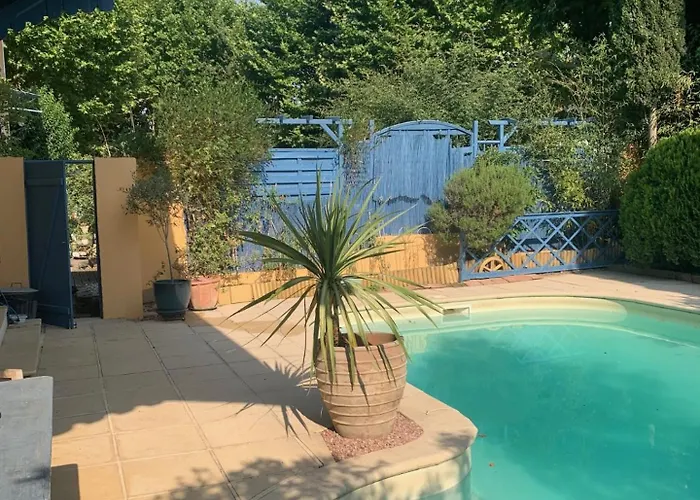 Chic Trainstation * Pomas